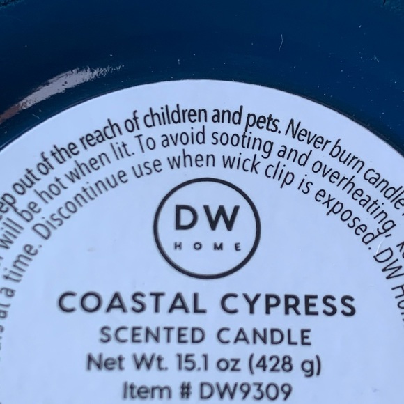 DW HOME CANDLE COASTAL CYPRESS RICHLY SCENTED - Picture 3 of 3